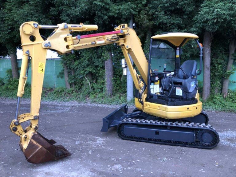 Komatsu PC30MR-5