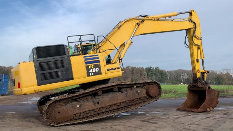 Komatsu PC490 frente a Cat 349