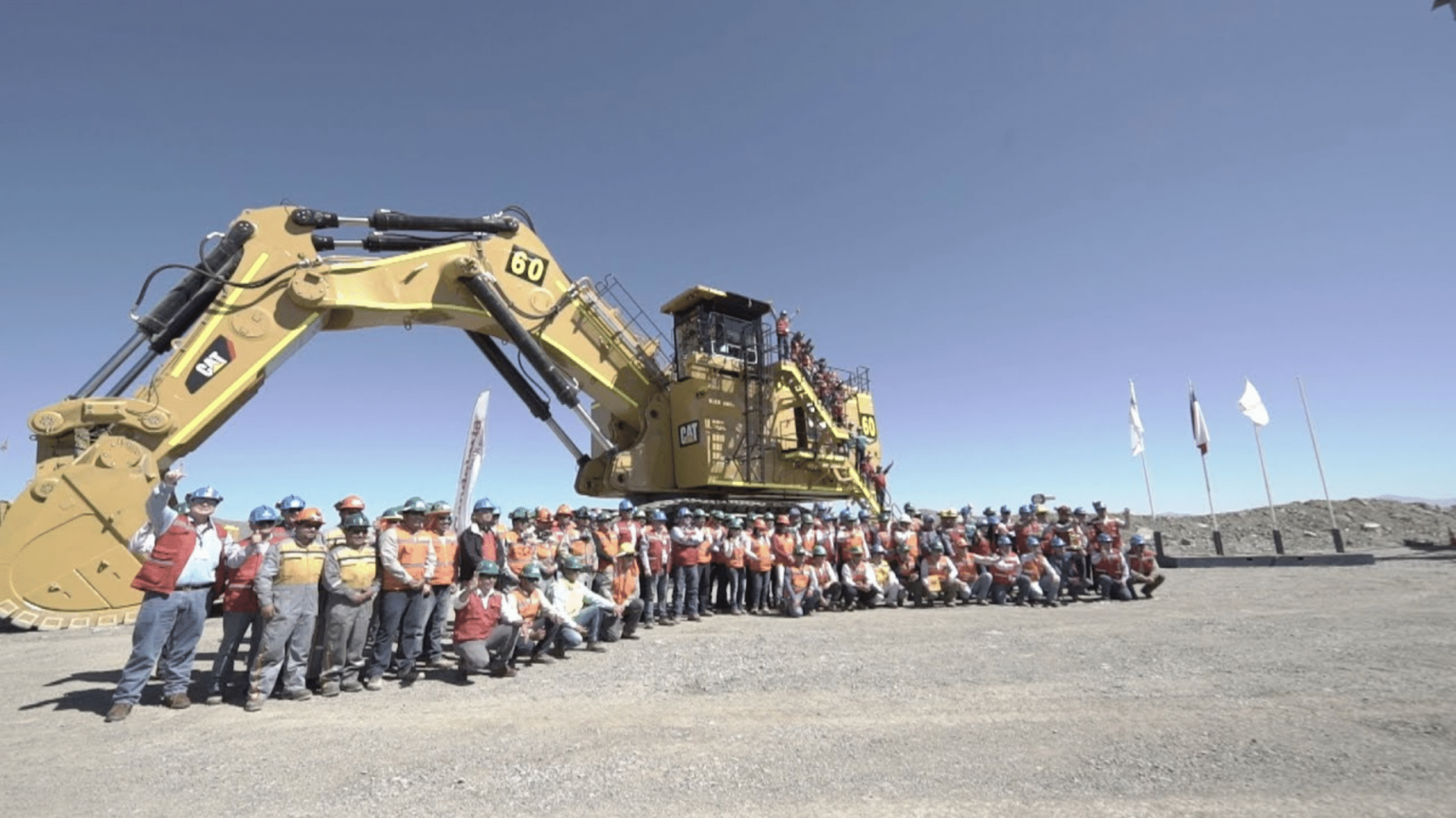 Top 14 largest excavators in the world